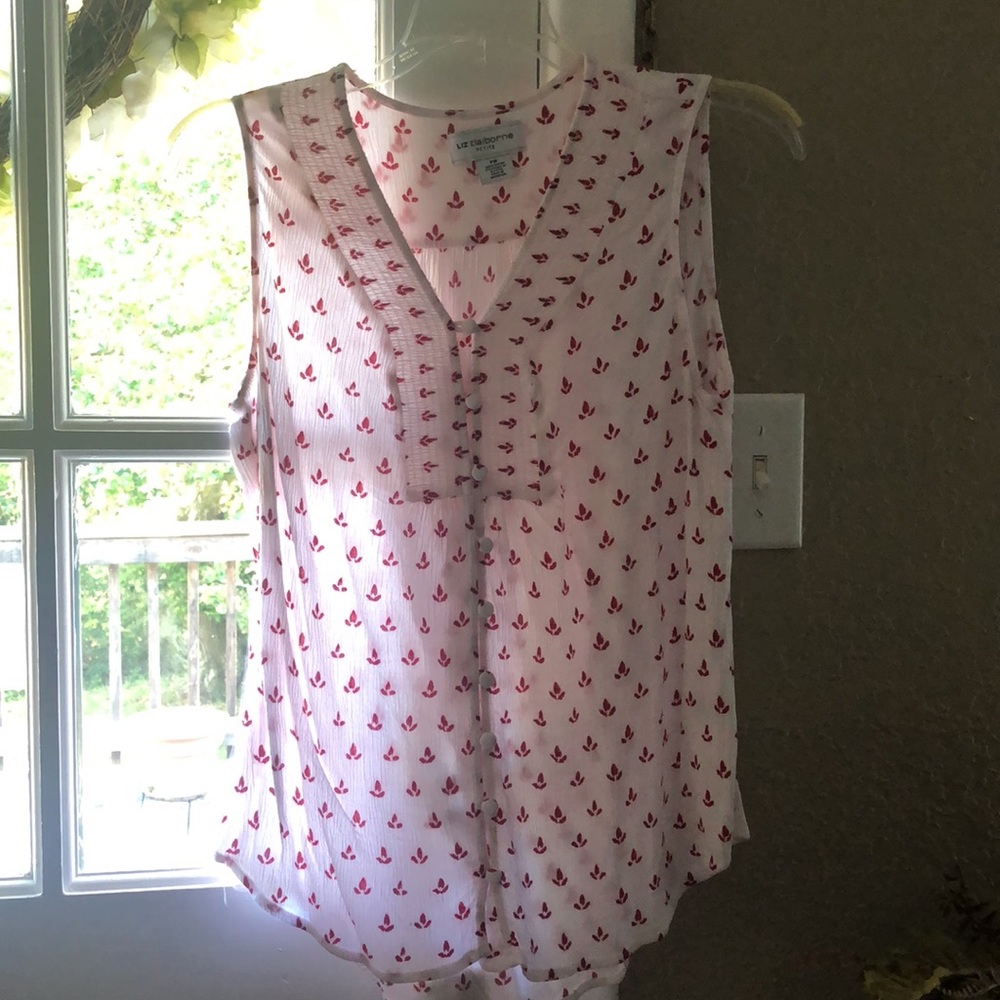 Liz Claiborne Petite sleeveless shirt. Worn once. Red/white.  Size Petite Med.